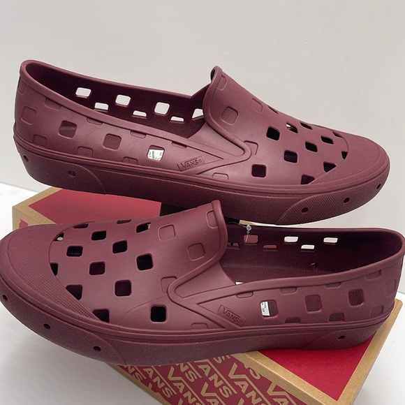 Vans Men’s Slip-On Trk
Tawny Port
VN0A5HF8TWP
Sneakers - Picture 10 of 16